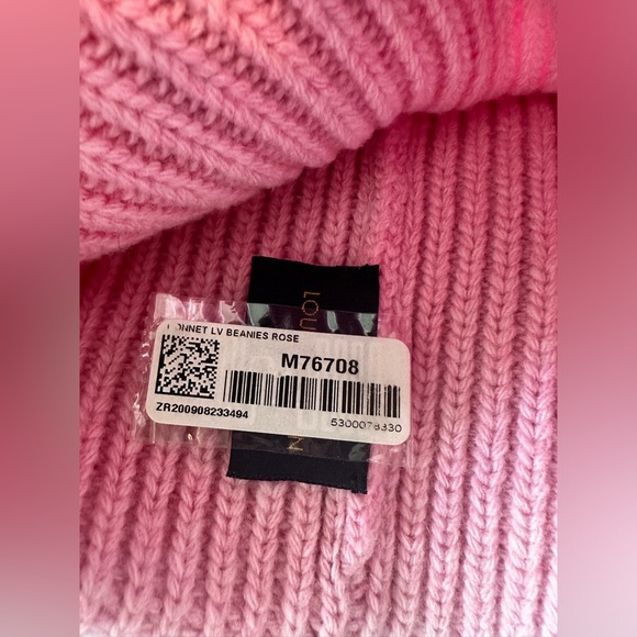 Louis Vuitton rose coloured beanie - Picture 4 of 4